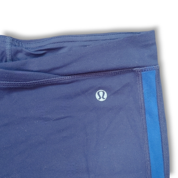 LULULEMON - Blue Striped Cropped Capri Yoga Leggings / Tights Size 2 - Picture 2 of 3